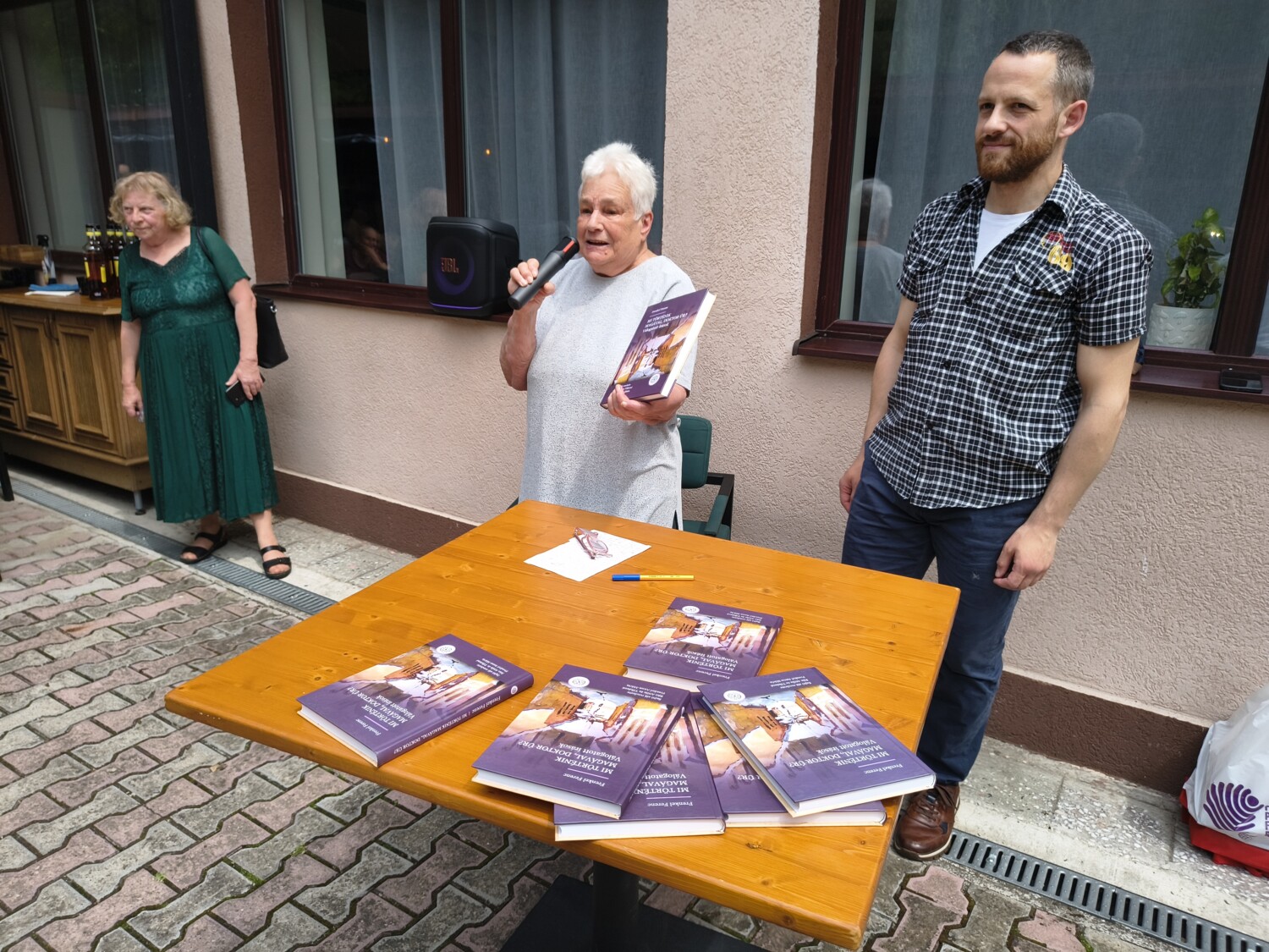 Dr. Frenkel Ferenc Mi történik magával, doktor úr? című kötetének bemutatója a Gergely-napi búcsú alkalmából Szamosújváron